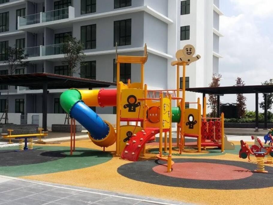 Apartment A2603 The Platino Netflix Paradigm Mall By Johor Bahru