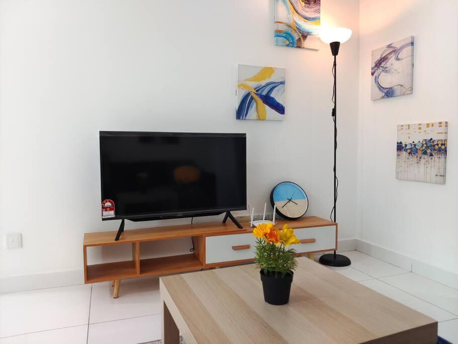 Apartment A2603 The Platino Netflix Paradigm Mall By Johor Bahru